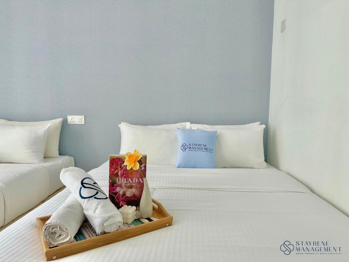 Palazio Mount Austin By Stayrene Apartment