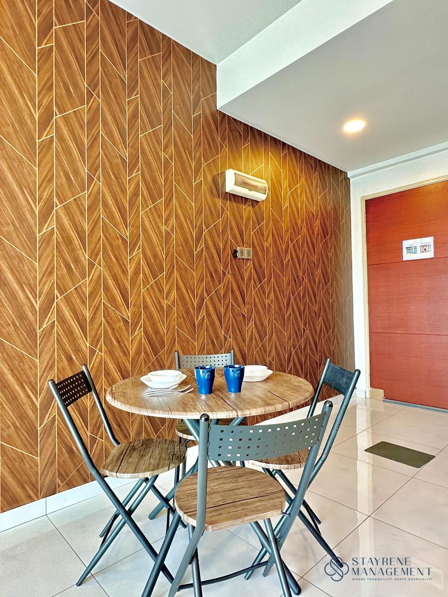 Palazio Mount Austin By Stayrene Apartment *