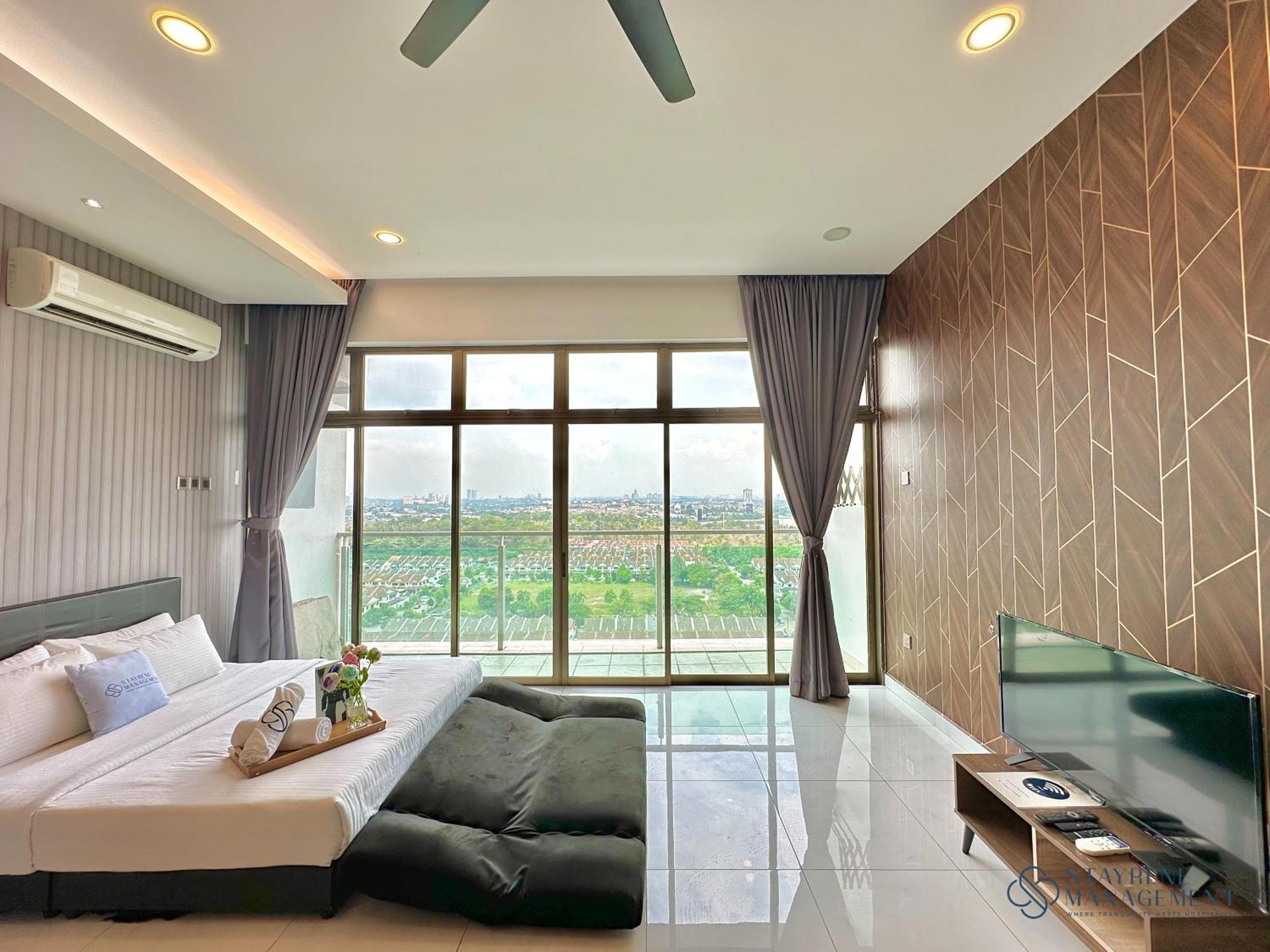 Apartment Palazio Mount Austin By Stayrene *