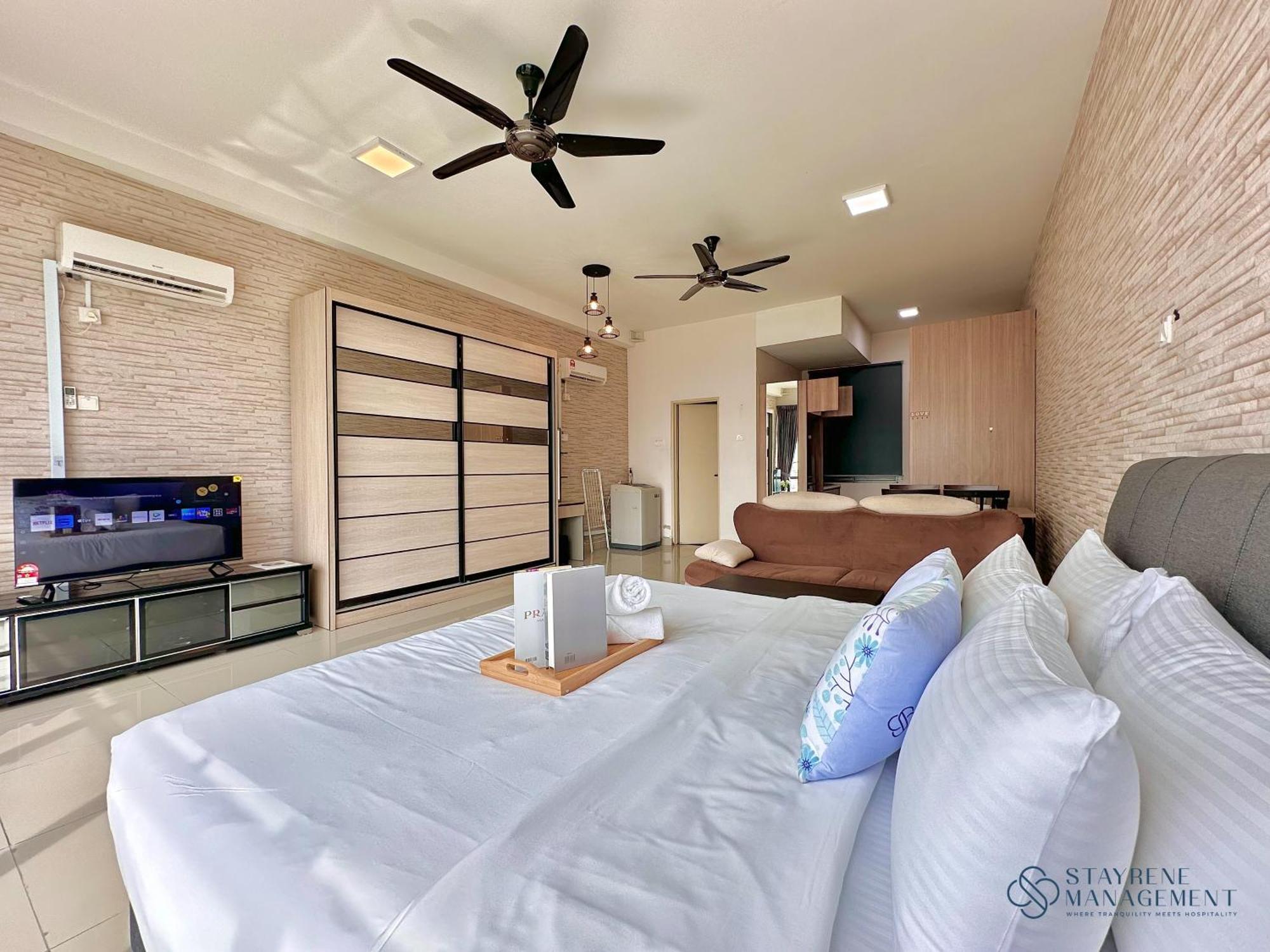 Palazio Mount Austin By Stayrene Apartment