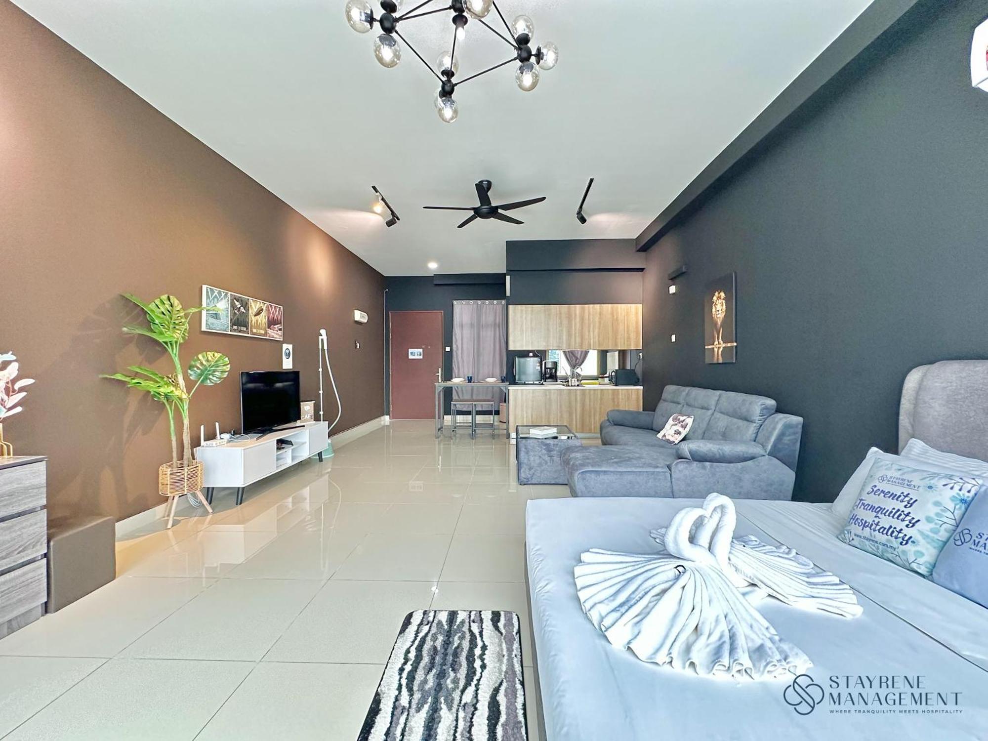Palazio Mount Austin By Stayrene Apartment *