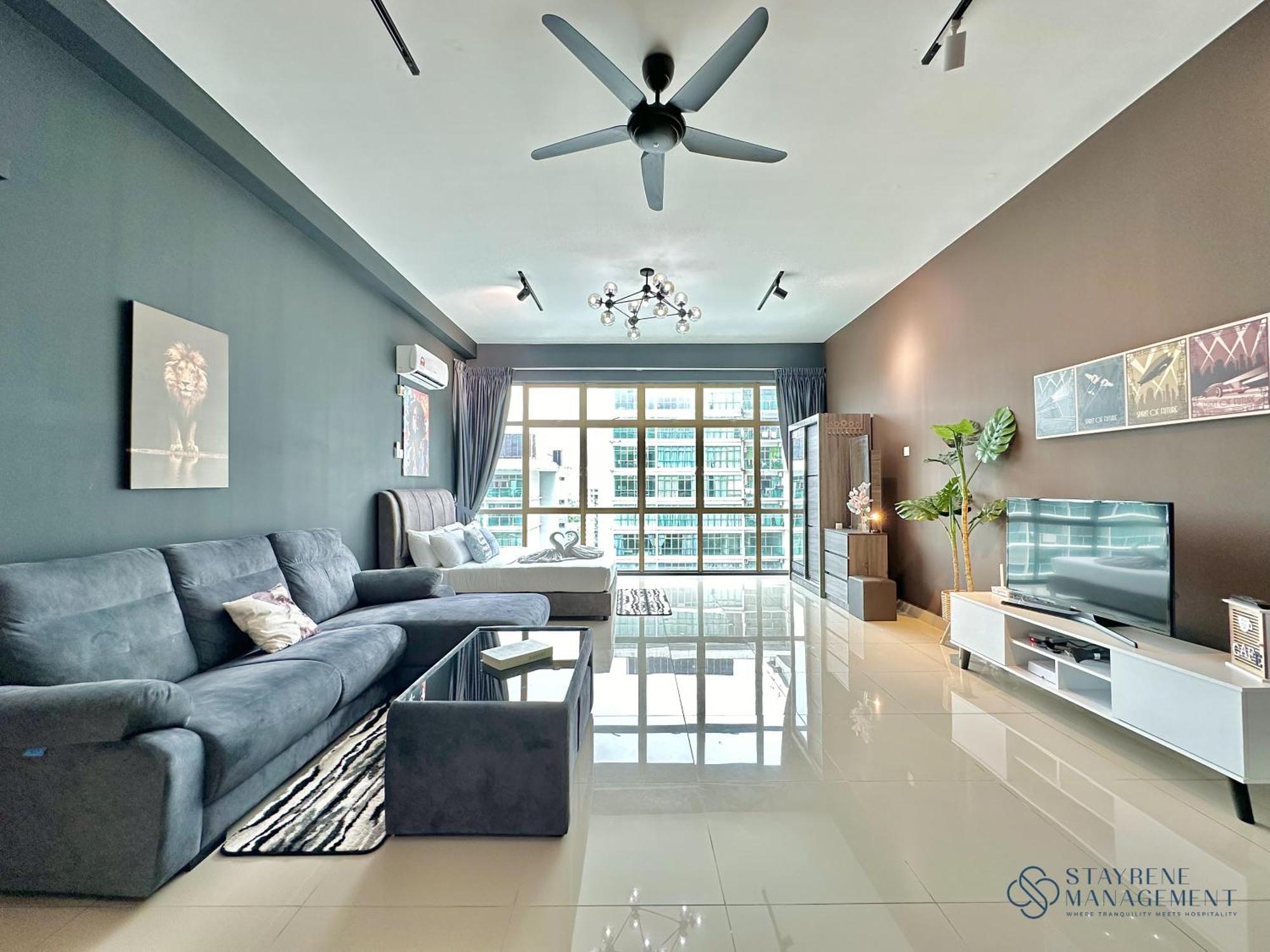 Apartment Palazio Mount Austin By Stayrene